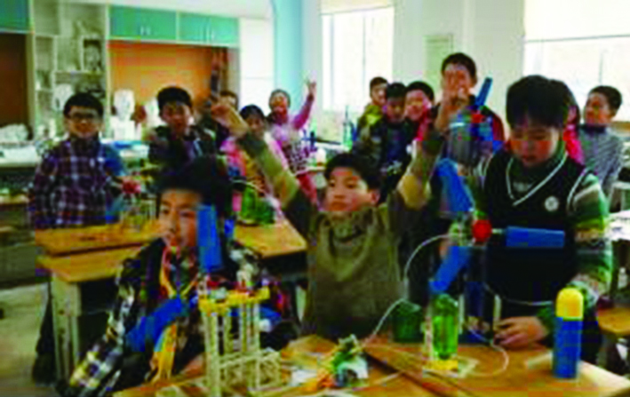 中央路小学百子亭畔捷报传，凤鸣于野啸九天