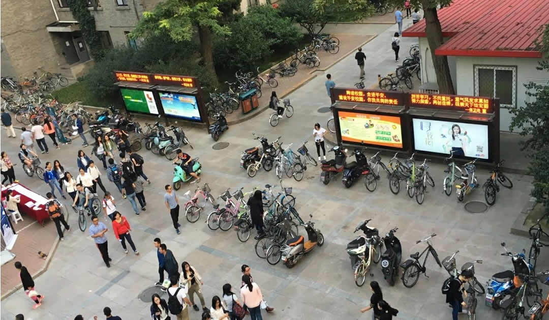 校园灯箱